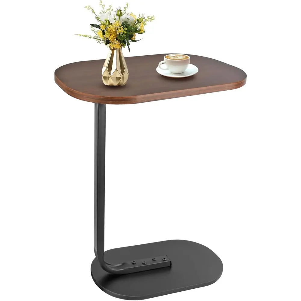 Table basse en forme de C.